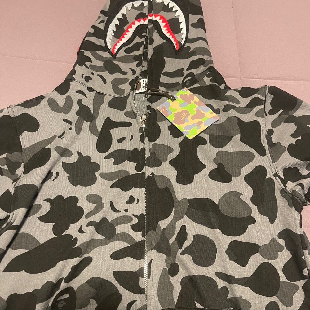 Men’s small bape zip up hoodie